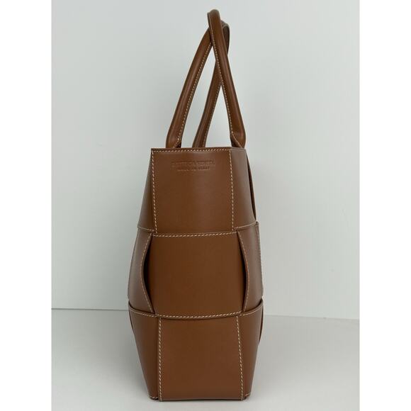 Bottega Veneta Nappa Maxi Intrecciato Men’s Arco Tote in Wood - Picture 5 of 16